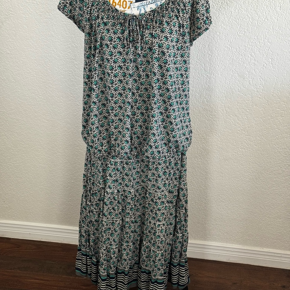 Max Studio Patterned Green and Black Blouse and Skirt